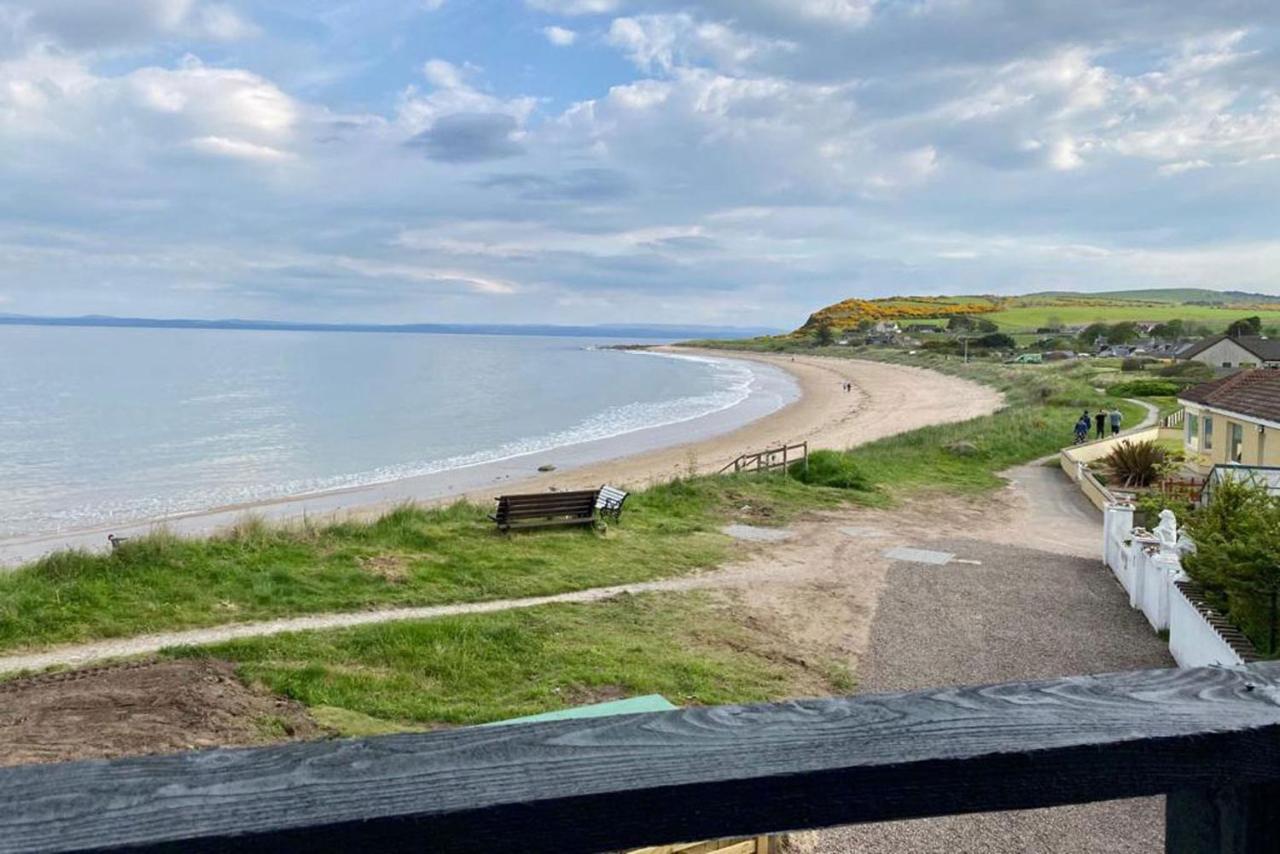 On The Beach Balintore  Exterior photo